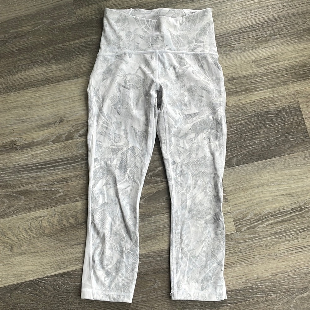 Lululemon Wunder Under High Rise Tight 17” Size 4